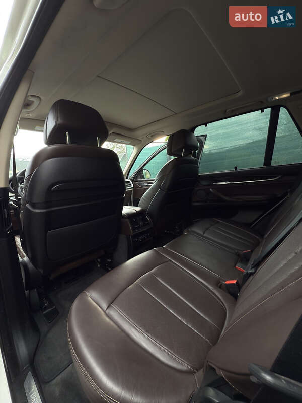 Внедорожник / Кроссовер BMW X5 2015 в Черновцах