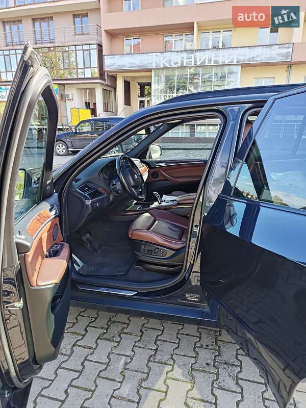 Внедорожник / Кроссовер BMW X5 2012 в Черновцах