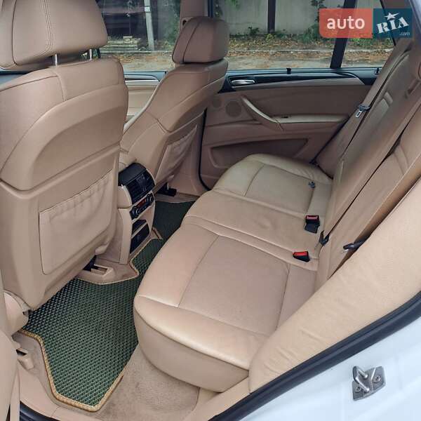Внедорожник / Кроссовер BMW X5 2010 в Харькове