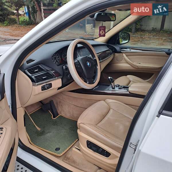 Внедорожник / Кроссовер BMW X5 2010 в Харькове