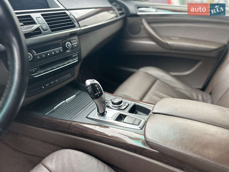 Позашляховик / Кросовер BMW X5 2010 в Вінниці