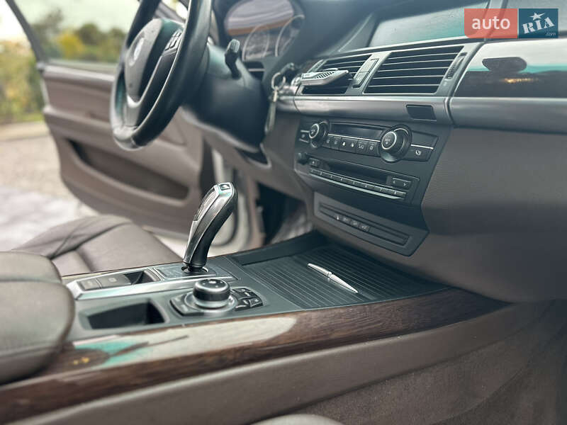 Позашляховик / Кросовер BMW X5 2010 в Вінниці