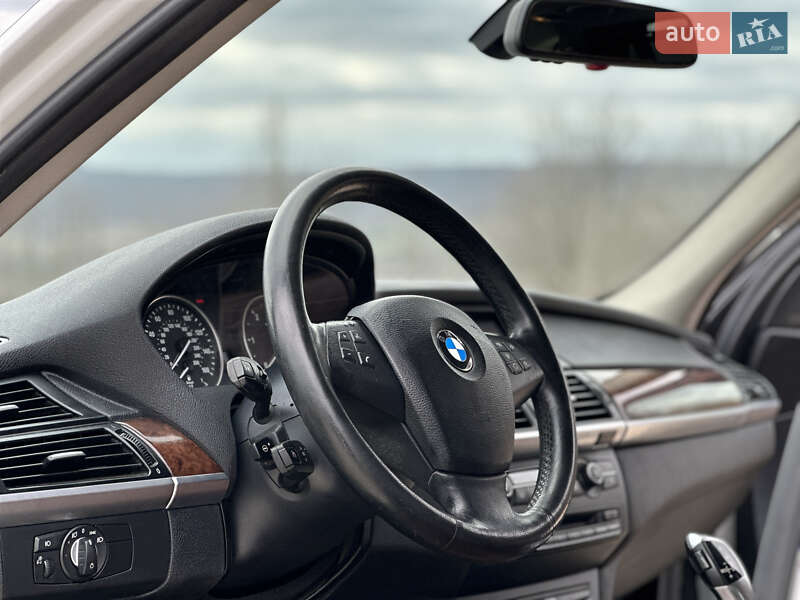 Внедорожник / Кроссовер BMW X5 2010 в Тернополе