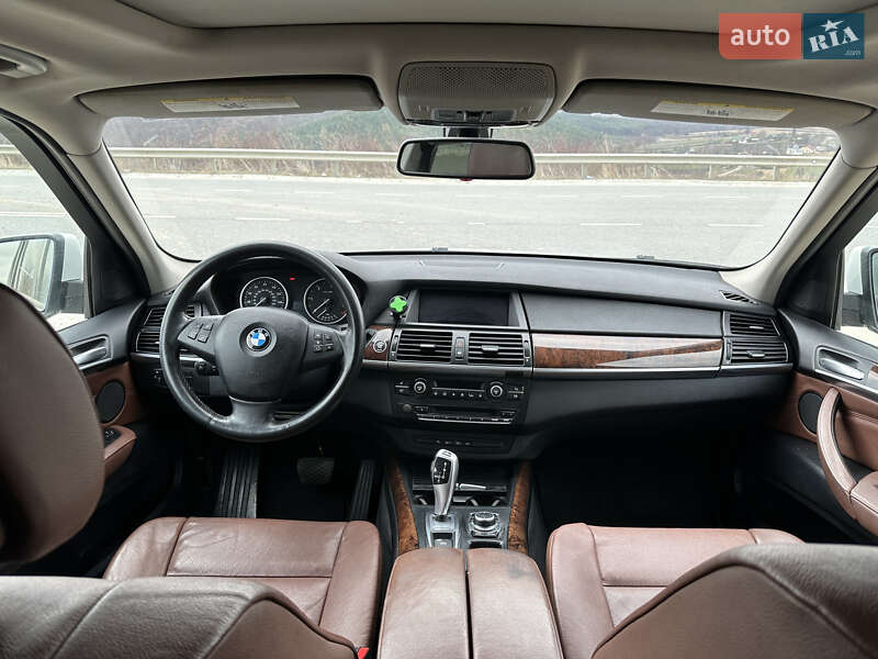 Внедорожник / Кроссовер BMW X5 2010 в Тернополе