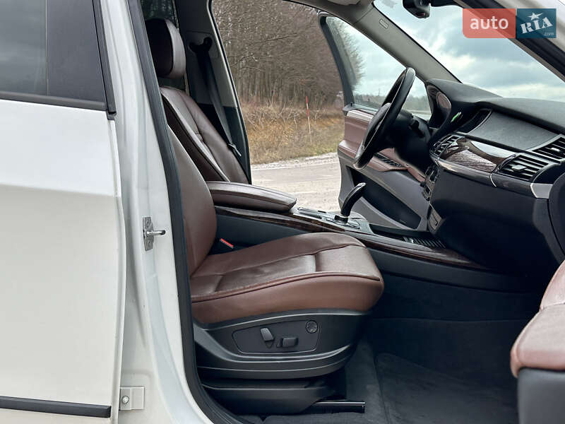 Внедорожник / Кроссовер BMW X5 2010 в Тернополе