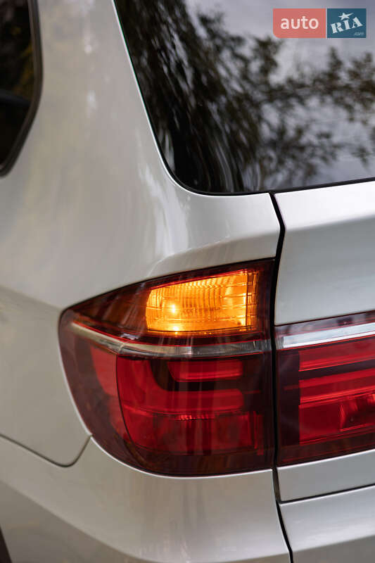 Внедорожник / Кроссовер BMW X5 2011 в Черновцах