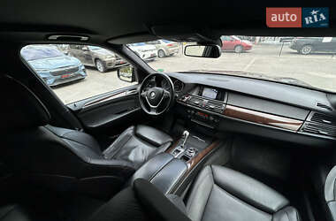 Позашляховик / Кросовер BMW X5 2010 в  фото 27 Позашляховик / Кросовер BMW X5 2010 в