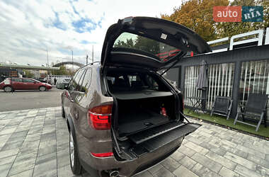 Позашляховик / Кросовер BMW X5 2010 в  фото 32 Позашляховик / Кросовер BMW X5 2010 в