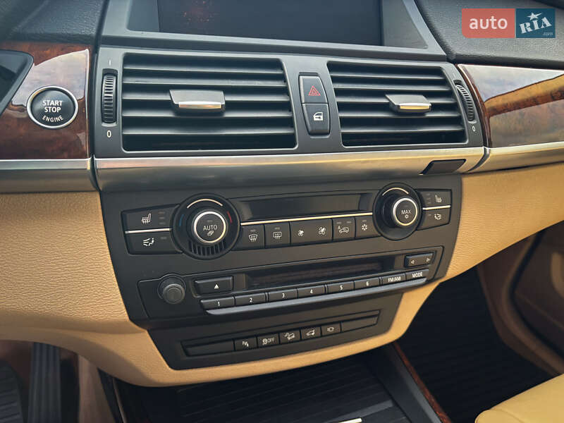 Внедорожник / Кроссовер BMW X5 2011 в Киеве