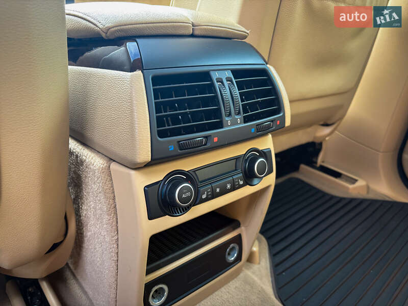 Внедорожник / Кроссовер BMW X5 2011 в Киеве