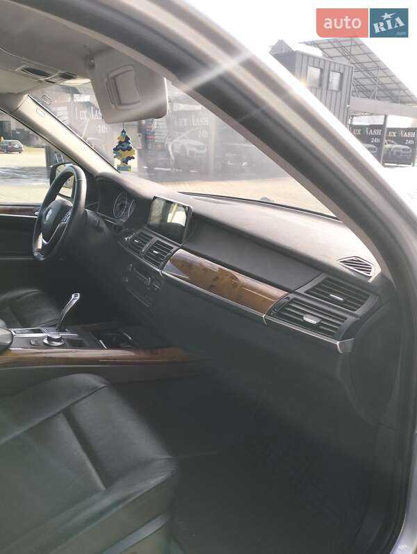 Внедорожник / Кроссовер BMW X5 2009 в Коломые