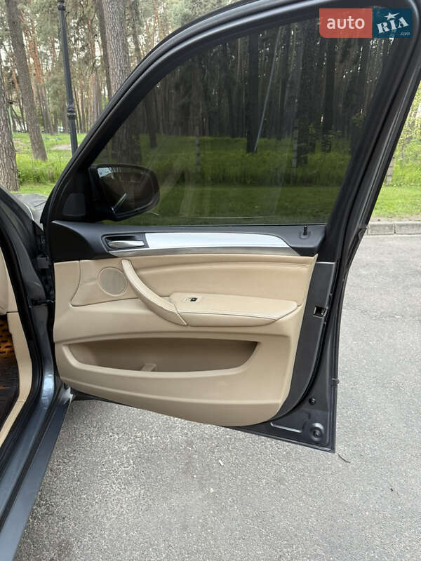 Позашляховик / Кросовер BMW X5 2009 в Києві фото 8 Позашляховик / Кросовер BMW X5 2009 в Києві