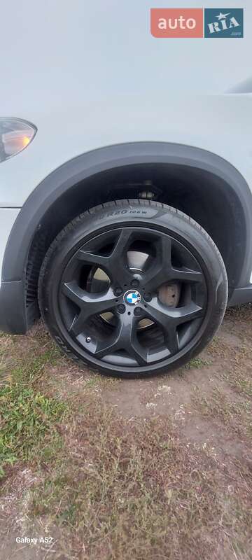 Внедорожник / Кроссовер BMW X5 2012 в Першотравенске