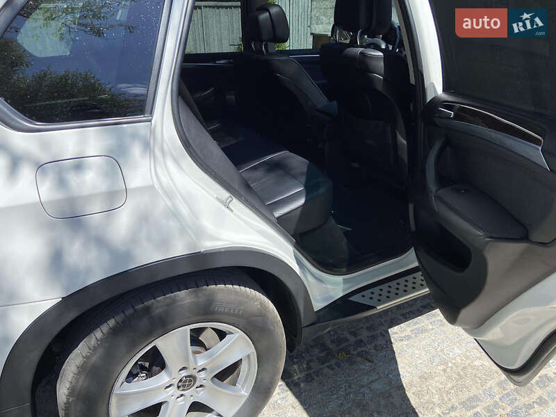 Позашляховик / Кросовер BMW X5 2012 в Львові фото 23 Позашляховик / Кросовер BMW X5 2012 в Львові