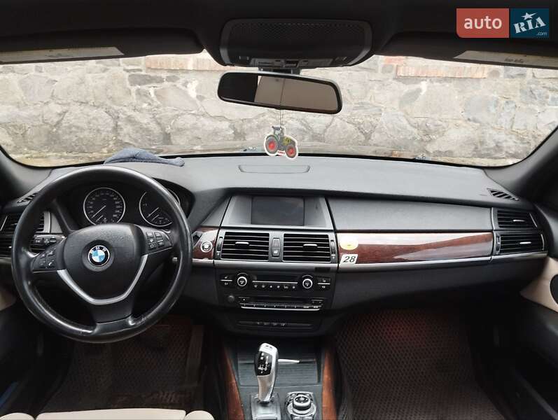 Внедорожник / Кроссовер BMW X5 2010 в Брацлаве
