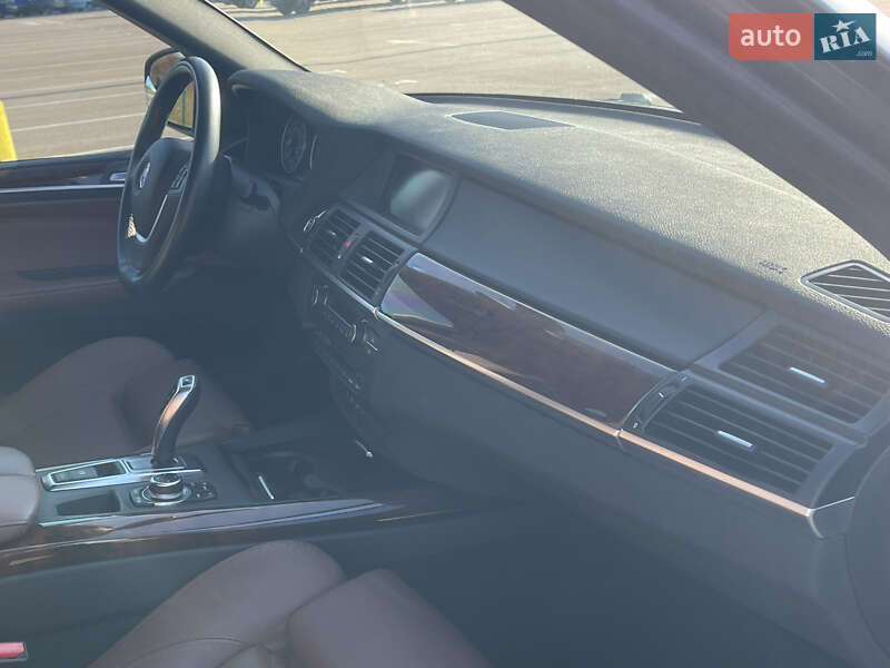 Позашляховик / Кросовер BMW X5 2012 в Рівному