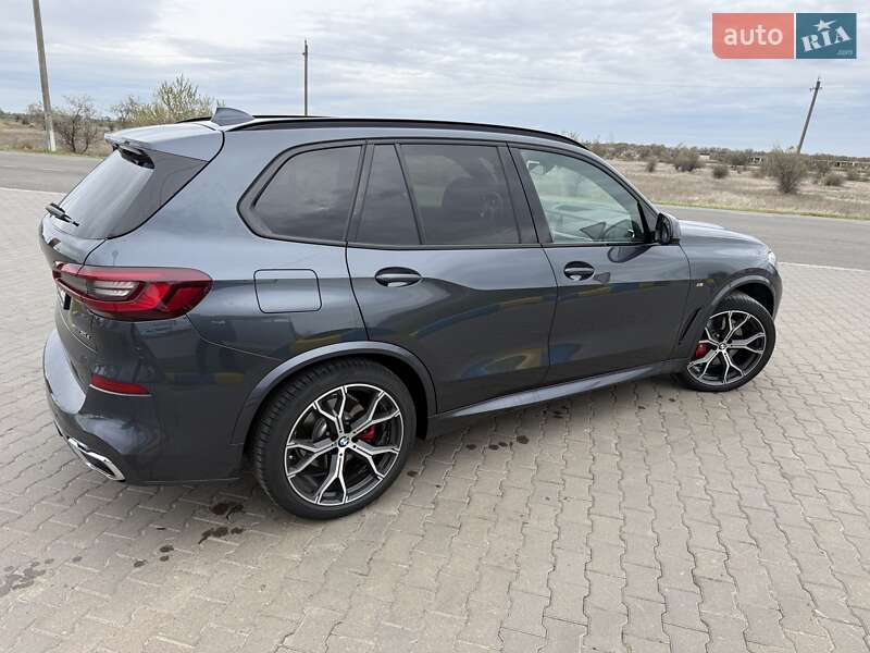 Внедорожник / Кроссовер BMW X5 2022 в Болграде