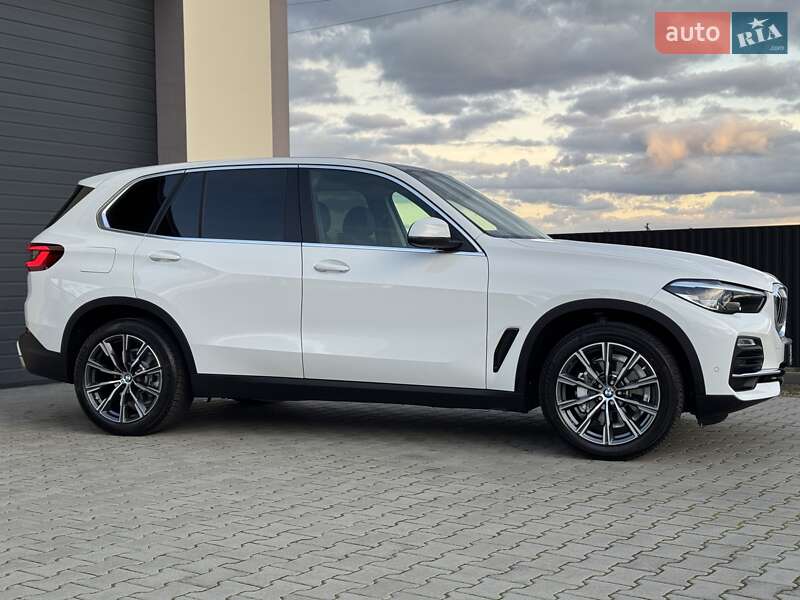 Позашляховик / Кросовер BMW X5 2021 в Стрию