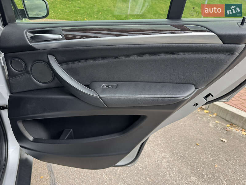 Внедорожник / Кроссовер BMW X5 2012 в Киеве