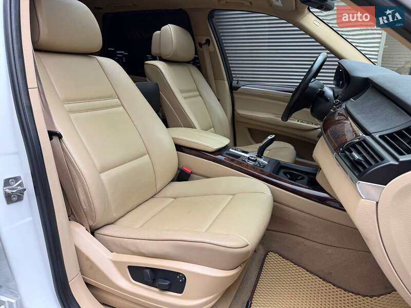 Внедорожник / Кроссовер BMW X5 2011 в Киеве