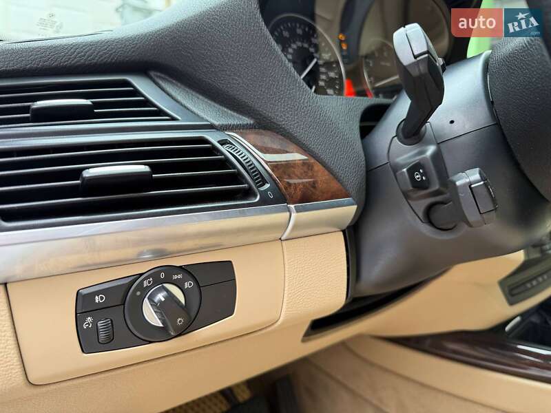 Внедорожник / Кроссовер BMW X5 2011 в Киеве