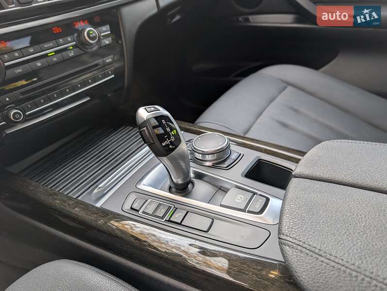 Позашляховик / Кросовер BMW X5 2017 в Луцьку