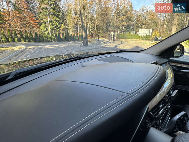 Внедорожник / Кроссовер BMW X5 2015 в Дрогобыче