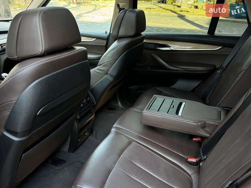 Внедорожник / Кроссовер BMW X5 2015 в Дрогобыче