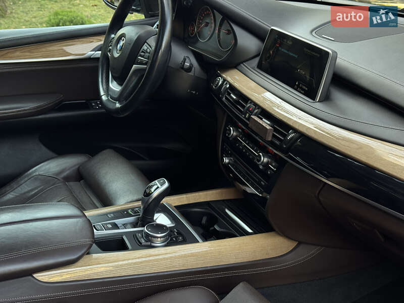 Внедорожник / Кроссовер BMW X5 2015 в Дрогобыче