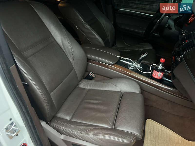 Позашляховик / Кросовер BMW X5 2009 в Жовкві