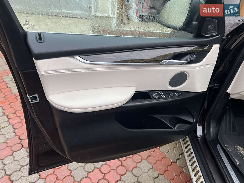 Внедорожник / Кроссовер BMW X5 2015 в Косове