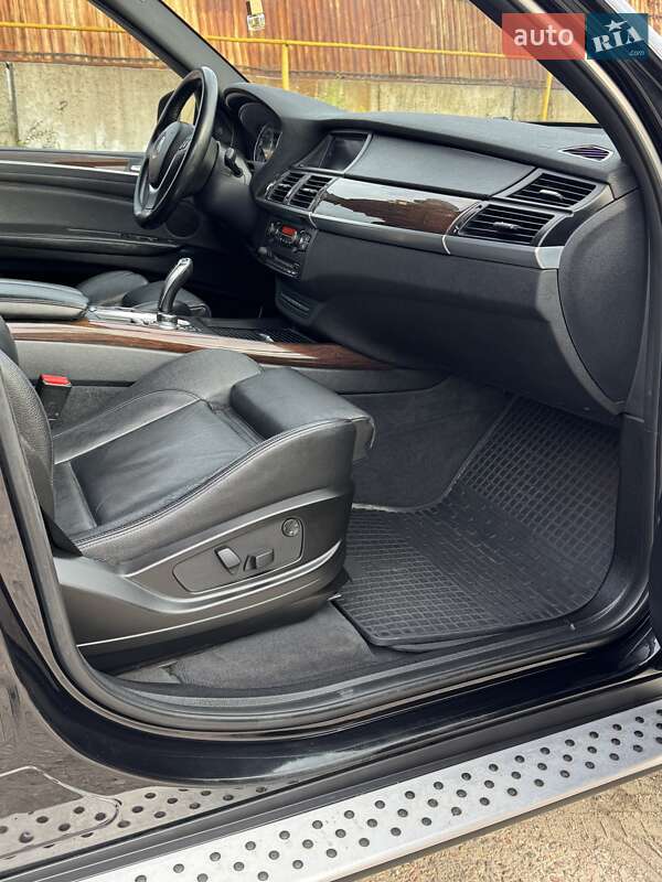 Внедорожник / Кроссовер BMW X5 2011 в Запорожье