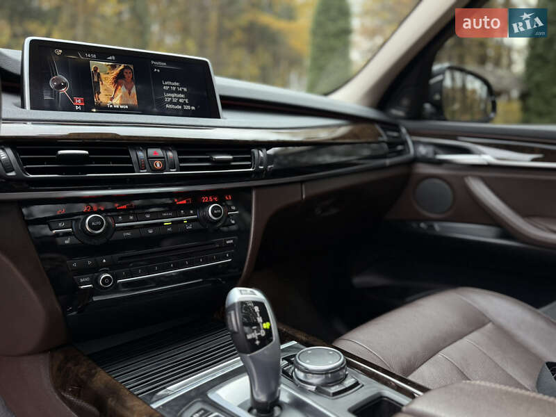 Внедорожник / Кроссовер BMW X5 2015 в Дрогобыче