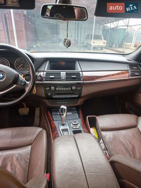 Внедорожник / Кроссовер BMW X5 2010 в Гайвороне