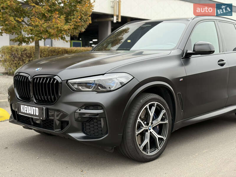 Внедорожник / Кроссовер BMW X5 2021 в Киеве