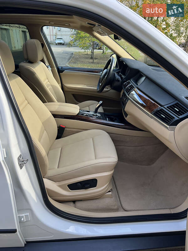 Внедорожник / Кроссовер BMW X5 2012 в Киеве