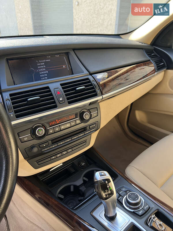 Внедорожник / Кроссовер BMW X5 2012 в Киеве