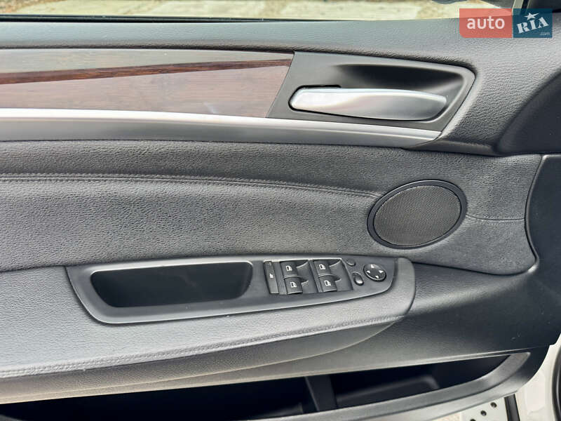 Внедорожник / Кроссовер BMW X5 2013 в Киеве