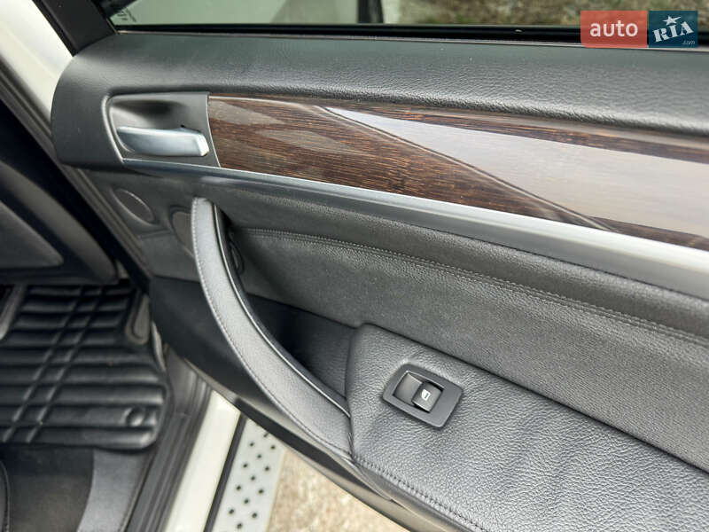 Внедорожник / Кроссовер BMW X5 2013 в Киеве