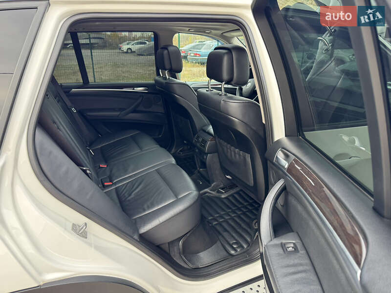 Внедорожник / Кроссовер BMW X5 2013 в Киеве