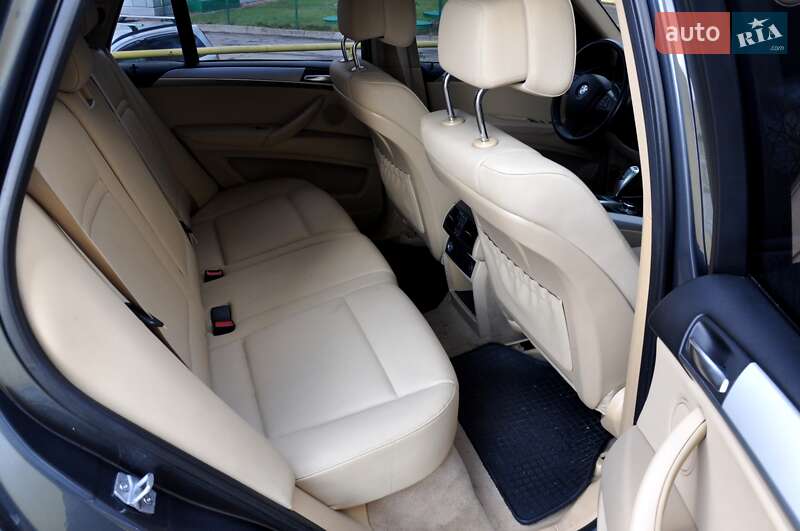 Внедорожник / Кроссовер BMW X5 2013 в Львове
