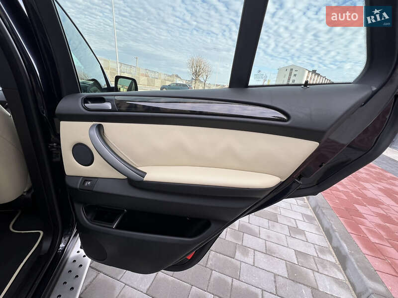 Внедорожник / Кроссовер BMW X5 2005 в Ивано-Франковске