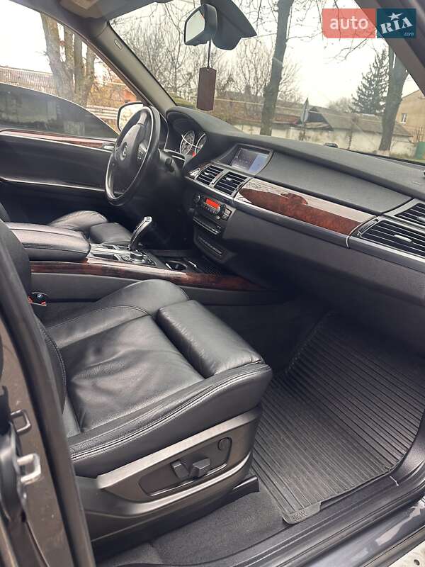 Внедорожник / Кроссовер BMW X5 2011 в Подольске