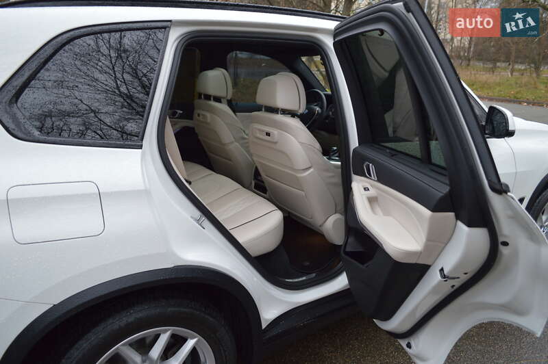 Внедорожник / Кроссовер BMW X5 2020 в Киеве