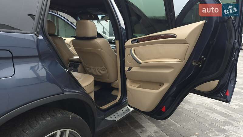 Внедорожник / Кроссовер BMW X5 2005 в Днепре