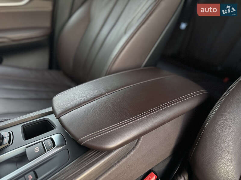 Внедорожник / Кроссовер BMW X5 2016 в Мукачево