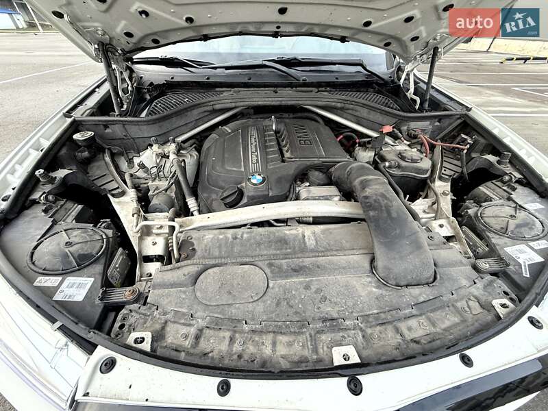 Внедорожник / Кроссовер BMW X5 2014 в Киеве