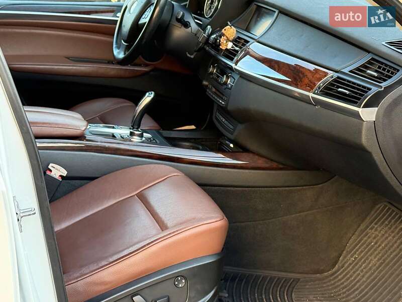 Внедорожник / Кроссовер BMW X5 2011 в Одессе