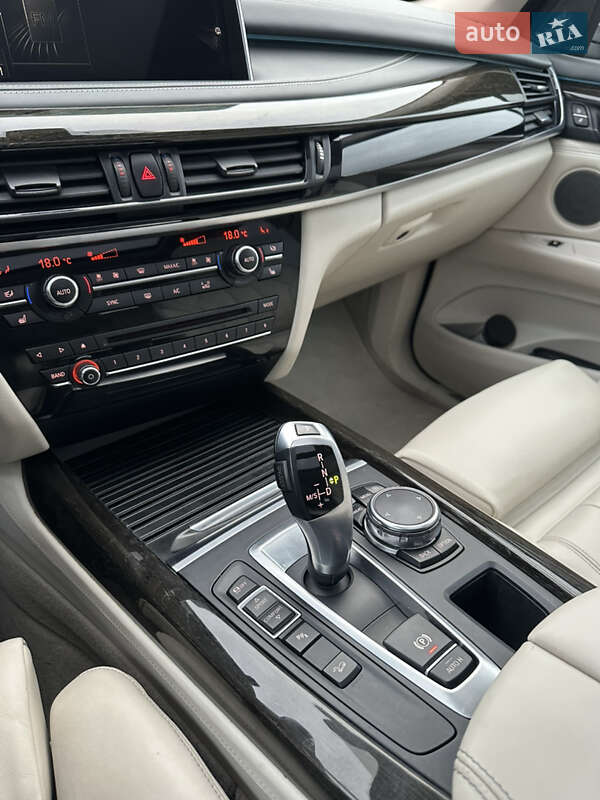 Внедорожник / Кроссовер BMW X5 2016 в Ужгороде