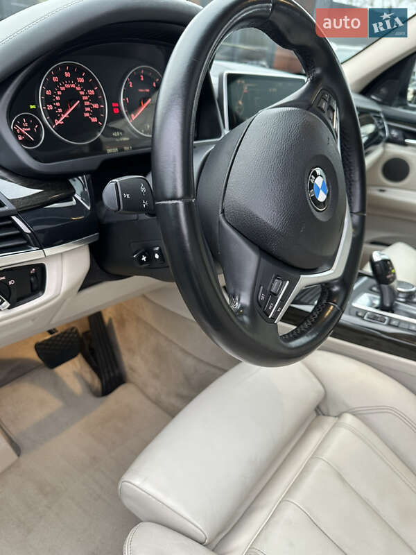 Внедорожник / Кроссовер BMW X5 2016 в Ужгороде